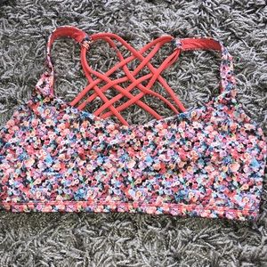 Size 8 Lululemon free to be wild bra